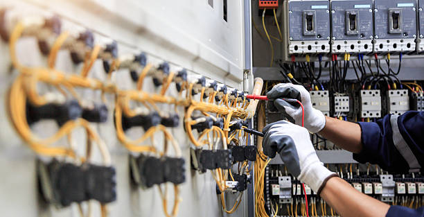 Professional Electrician technician working in Lakeland Highlands, FL